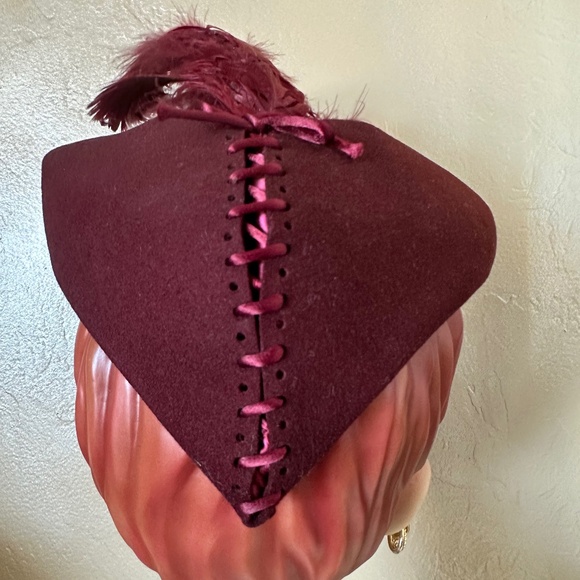SWANKY 1940s\' BURGUNDY FELT \
